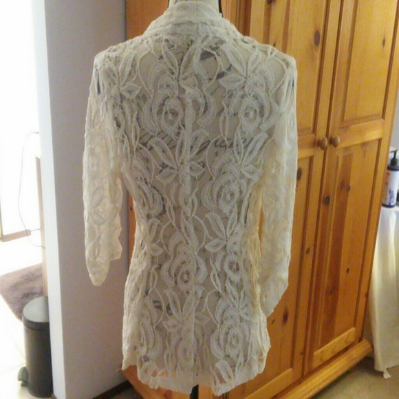 Beautiful nwot lace blazer - Picture 3 of 8
